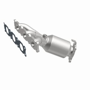 Land Rover LR2 Catalytic Converter - Magnaflow - OEM Grade Direct-Fit Manifold (Federal/EPA Compliant) - `08-`12