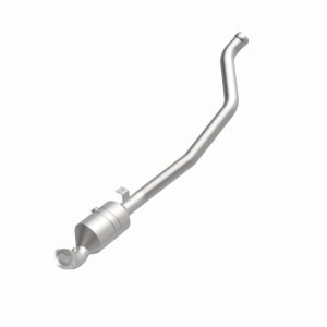 Mercedes-Benz R350 Catalytic Converter - Underbody - Magnaflow - OEM Grade Direct-Fit - `06-`11