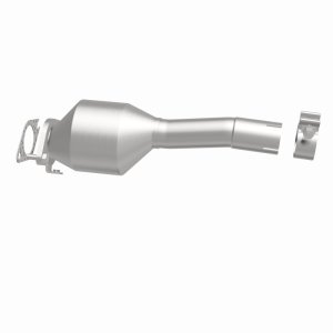 Ford Transit Connect Catalytic Converter - Underbody - Magnaflow - OEM Grade Direct-Fit - `10-`13 Ford Transit Connect Catalytic Converter - Underbody - Magnaflow - OEM Grade Direct-Fit - `10-`13