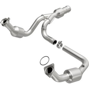 GMC Yukon Catalytic Converter - Magnaflow - Direct Fit - `11-`14 GMC Yukon Catalytic Converter - Magnaflow - Direct Fit - `11-`14