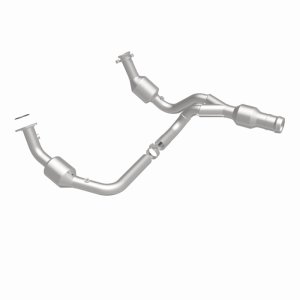 GMC Yukon Catalytic Converter - Magnaflow - Direct Fit - `11-`14