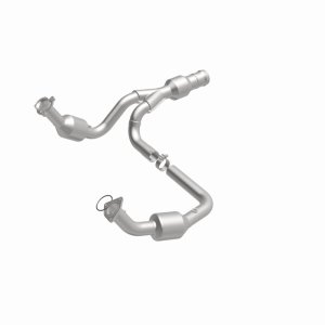 GMC Yukon Catalytic Converter - Magnaflow - Direct Fit - `11-`14