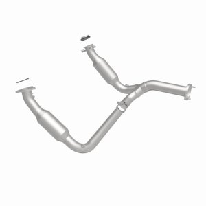 Chevrolet Silverado 1500 Catalytic Converter - Magnaflow - California Grade CARB Compliant Direct-Fit - `07-`09