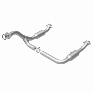 Ford Explorer Catalytic Converter - Magnaflow - California Grade CARB Compliant Direct-Fit - 2006
