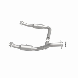 Ford Explorer Catalytic Converter - Magnaflow - California Grade CARB Compliant Direct-Fit - 2006