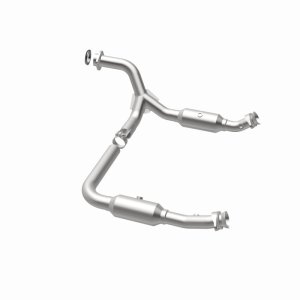 Ford Explorer Catalytic Converter - Magnaflow - California Grade CARB Compliant Direct-Fit - 2006