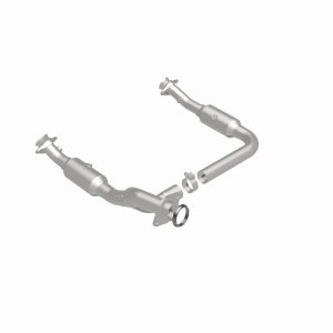 Ford Explorer Catalytic Converter - Magnaflow - California Grade CARB Compliant Direct-Fit - 2006