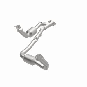 Jeep Commander Catalytic Converter - Magnaflow - California Grade CARB Compliant Direct-Fit - `06-`10 Jeep Commander Catalytic Converter - Magnaflow - California Grade CARB Compliant Direct-Fit - `06-`10