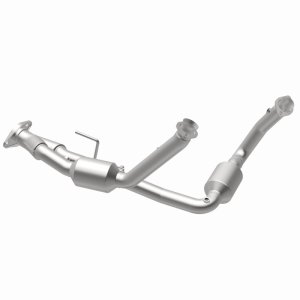 Jeep Commander Catalytic Converter - Magnaflow - California Grade CARB Compliant Direct-Fit - `06-`10 Jeep Commander Catalytic Converter - Magnaflow - California Grade CARB Compliant Direct-Fit - `06-`10