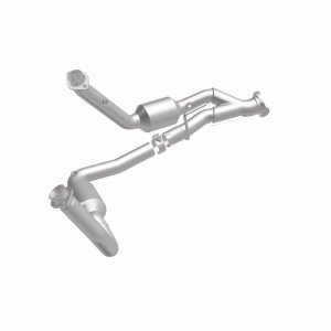 Jeep Commander Catalytic Converter - Magnaflow - California Grade CARB Compliant Direct-Fit - `06-`10 Jeep Commander Catalytic Converter - Magnaflow - California Grade CARB Compliant Direct-Fit - `06-`10