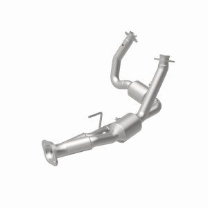 Jeep Commander Catalytic Converter - Magnaflow - California Grade CARB Compliant Direct-Fit - `06-`10 Jeep Commander Catalytic Converter - Magnaflow - California Grade CARB Compliant Direct-Fit - `06-`10