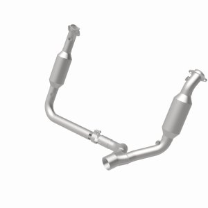 Dodge Ram 1500 Catalytic Converter - Magnaflow - Direct Fit, CARB Compliant - 2006