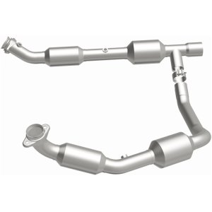 Ford E-250 Catalytic Converter - Magnaflow - Direct Fit, California Grade CARB Compliant - 2006