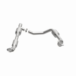 Ford E-250 Catalytic Converter - Magnaflow - Direct Fit, California Grade CARB Compliant - 2006