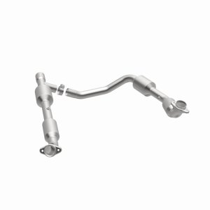 Ford E-350 Super Duty Catalytic Converter - Magnaflow - Direct Fit, California Grade CARB Compliant - `05-`08