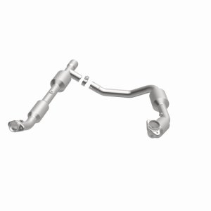 Ford E-350 Super Duty Catalytic Converter - Magnaflow - Direct Fit, California Grade CARB Compliant - `05-`08