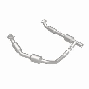 Ford E-350 Super Duty Catalytic Converter - Magnaflow - Direct Fit, California Grade CARB Compliant - `05-`08