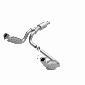 Chevrolet Silverado 1500 Catalytic Converter - Magnaflow - California Direct-Fit - `09-`13