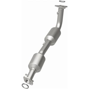 Toyota Tundra Catalytic Converter - Magnaflow - California Grade CARB Compliant Direct-Fit - `07-`13