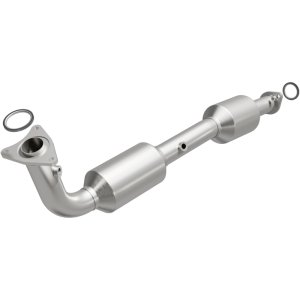 Toyota Tundra Catalytic Converter - Magnaflow - California Grade CARB Compliant Direct-Fit - `07-`13