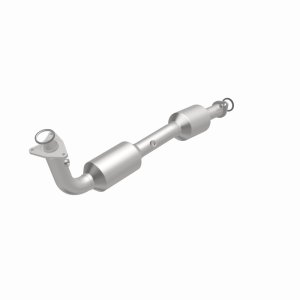 Toyota Tundra Catalytic Converter - Magnaflow - California Grade CARB Compliant Direct-Fit - `07-`13