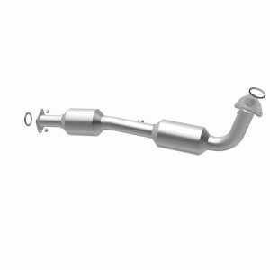 Toyota Tundra Catalytic Converter - Magnaflow - California Grade CARB Compliant Direct-Fit - `07-`13