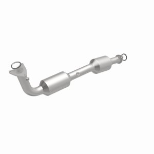 Toyota Tundra Catalytic Converter - Magnaflow - California Grade CARB Compliant Direct-Fit - `07-`13