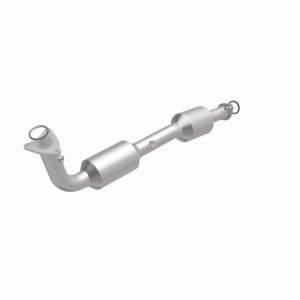 Toyota Tundra Catalytic Converter - Magnaflow - California Grade CARB Compliant Direct-Fit - `07-`13