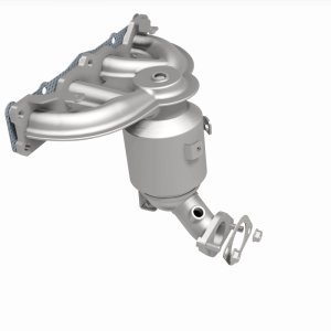 Hyundai Santa Fe Sport Catalytic Converter with Integrated Exhaust Manifold - Magnaflow - California Grade CARB Compliant - `13-`16