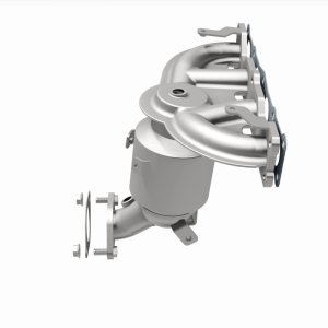 Hyundai Santa Fe Sport Catalytic Converter with Integrated Exhaust Manifold - Magnaflow - California Grade CARB Compliant - `13-`16