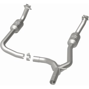 Ford E-150 Catalytic Converter - Magnaflow - Direct Fit, California Grade CARB Compliant - `09-`14