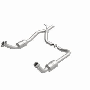 Ford E-250 Catalytic Converter - Magnaflow - Direct Fit, California Grade CARB Compliant - `09-`14