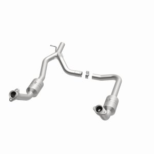 Ford E-250 Catalytic Converter - Magnaflow - Direct Fit, California Grade CARB Compliant - `09-`14