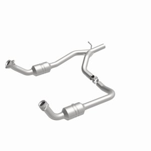 Ford E-250 Catalytic Converter - Magnaflow - Direct Fit, California Grade CARB Compliant - `09-`14
