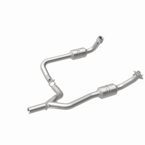 Ford E-250 Catalytic Converter - Magnaflow - Direct Fit, California Grade CARB Compliant - `09-`14