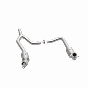 Ford E-250 Catalytic Converter - Magnaflow - Direct Fit, California Grade CARB Compliant - `09-`14