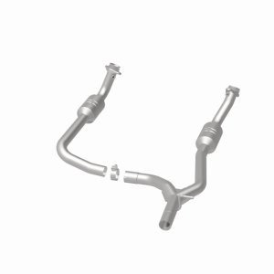 Ford E-250 Catalytic Converter - Magnaflow - Direct Fit, California Grade CARB Compliant - `09-`14