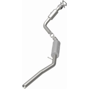 Chrysler Town & Country Catalytic Converter - Magnaflow - California Grade CARB Compliant Direct Fit - 2010