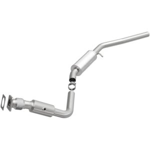 Chrysler Town & Country Catalytic Converter - Magnaflow - California Grade CARB Compliant Direct Fit - 2010