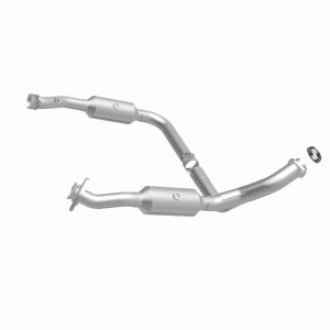 Ford Explorer Catalytic Converter - Magnaflow - Direct Fit - `06-`10 Ford Explorer Catalytic Converter - Magnaflow - Direct Fit - `06-`10