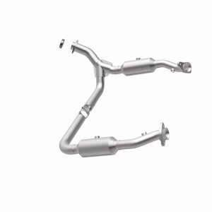 Ford Explorer Catalytic Converter - Magnaflow - Direct Fit - `06-`10 Ford Explorer Catalytic Converter - Magnaflow - Direct Fit - `06-`10