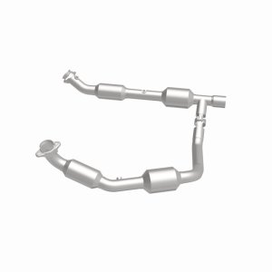 Ford E-150 Club Wagon Catalytic Converter - Magnaflow - Direct Fit - `04-`05