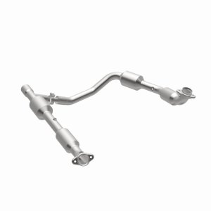 Ford E-150 Club Wagon Catalytic Converter - Magnaflow - Direct Fit - `04-`05