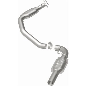Chevrolet Express 2500 Catalytic Converter - Magnaflow - California Grade CARB Compliant, Direct-Fit - 2006