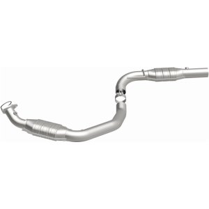 GMC Savana 3500 Catalytic Converter - Magnaflow - California Grade CARB Compliant, Direct-Fit - 2006