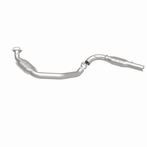 GMC Savana 3500 Catalytic Converter - Magnaflow - California Grade CARB Compliant, Direct-Fit - 2006