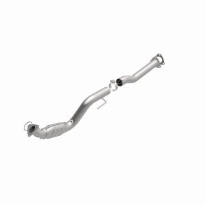 GMC Savana 3500 Catalytic Converter - Magnaflow - California Grade CARB Compliant Direct-Fit - 2006