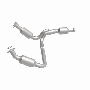 GMC Sierra 1500 Catalytic Converter - Magnaflow - California Direct-Fit - `09-`13