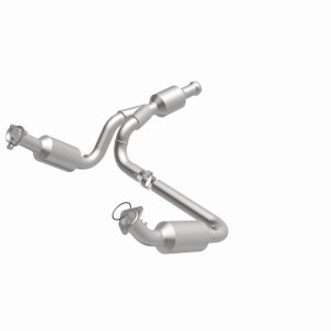 GMC Sierra 1500 Catalytic Converter - Magnaflow - California Direct-Fit - `09-`13