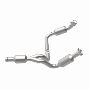GMC Sierra 1500 Catalytic Converter - Magnaflow - California Direct-Fit - `09-`13